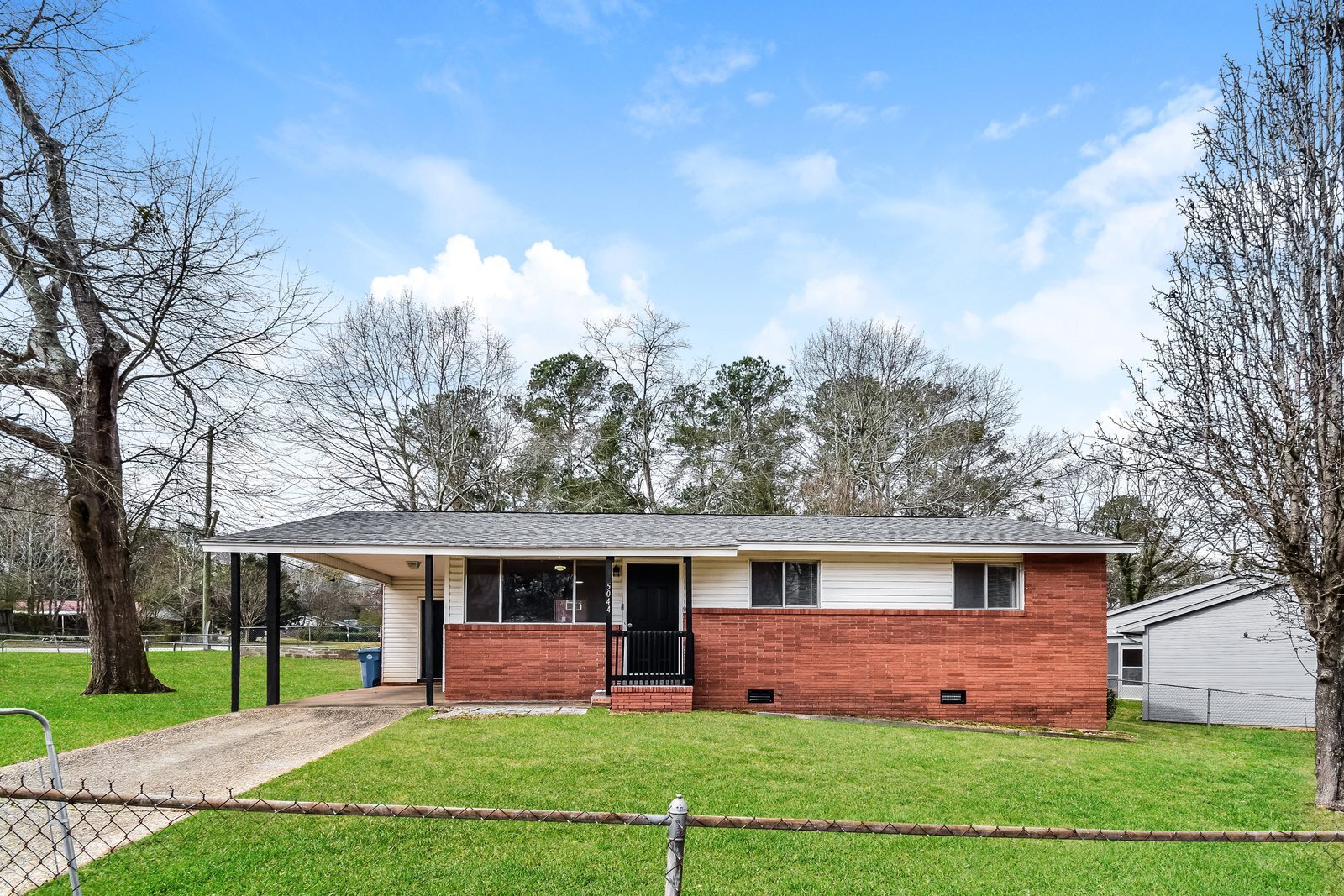 Building Photo - 5044 Gardiner Dr