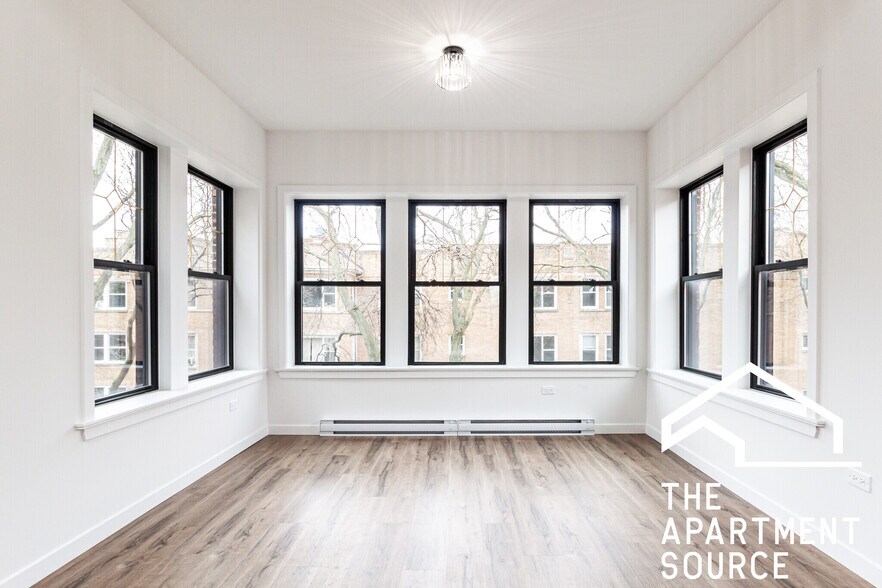 Building Photo - 1428 W Jonquil Terrace