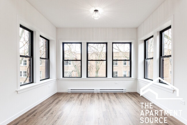 Building Photo - 1428 W Jonquil Terrace