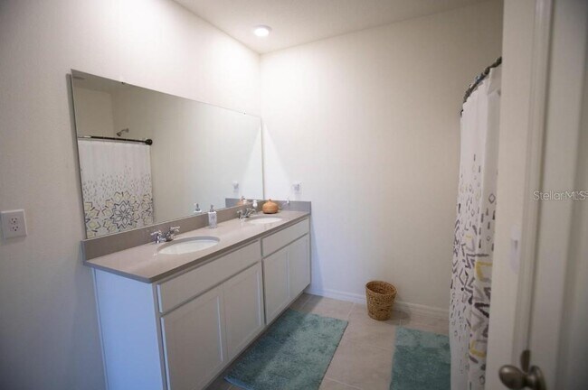 Building Photo - 5062 Foxglove Cir