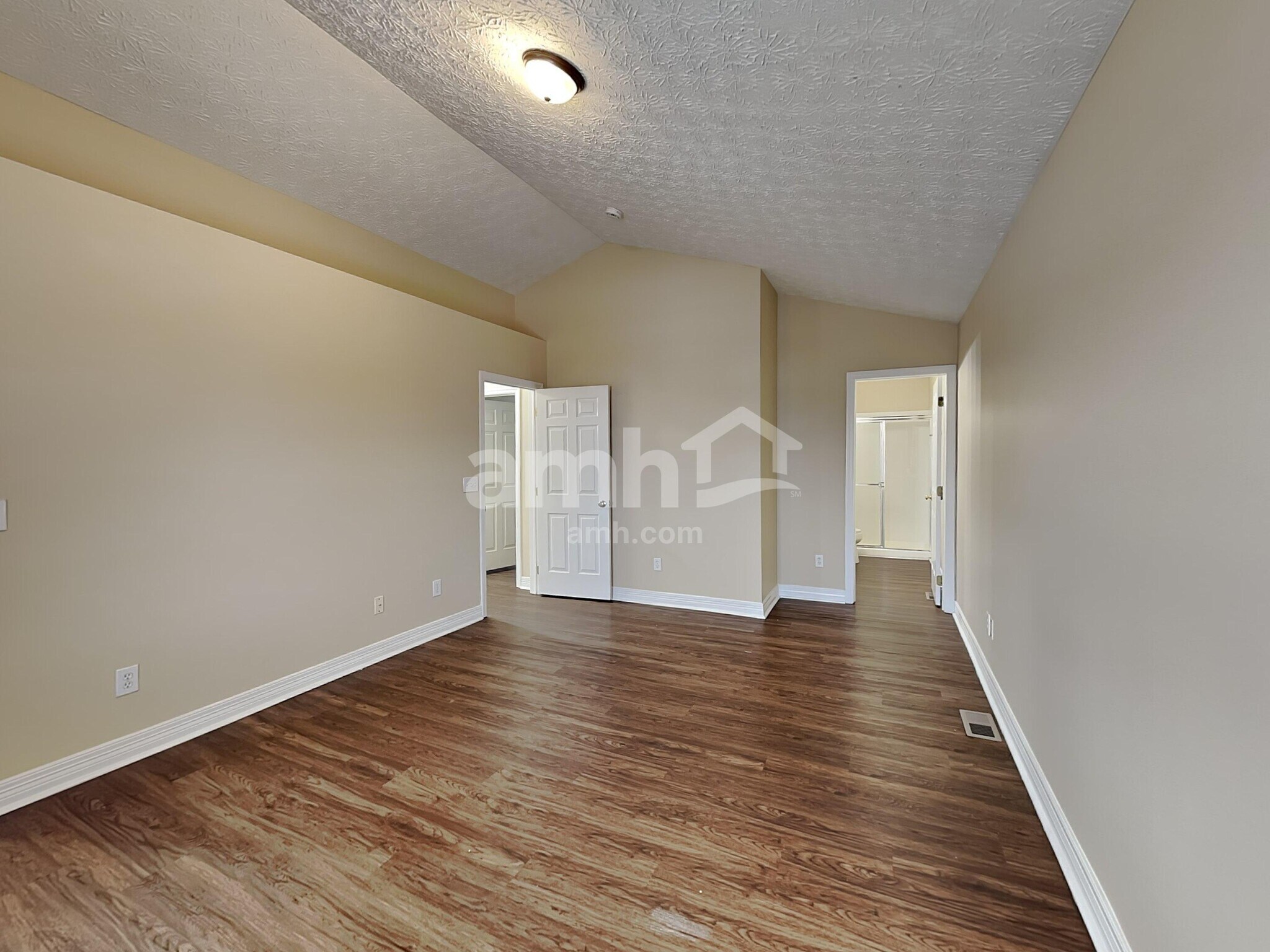 Building Photo - 82 Richard Ave