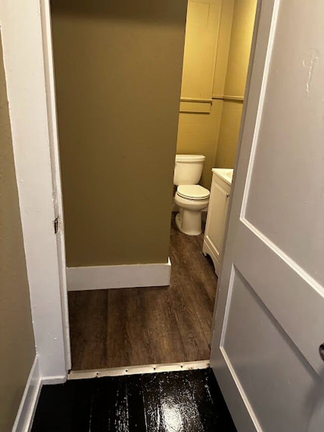 Building Photo - MOVE IN SPECIAL!! FIRST MONTH FREE!