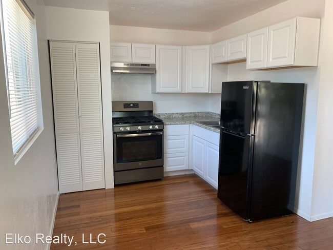 Building Photo - 1 br, 1 bath House - 770 1/2 Front Street