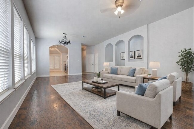 Building Photo - 7210 Chasegrove Ln