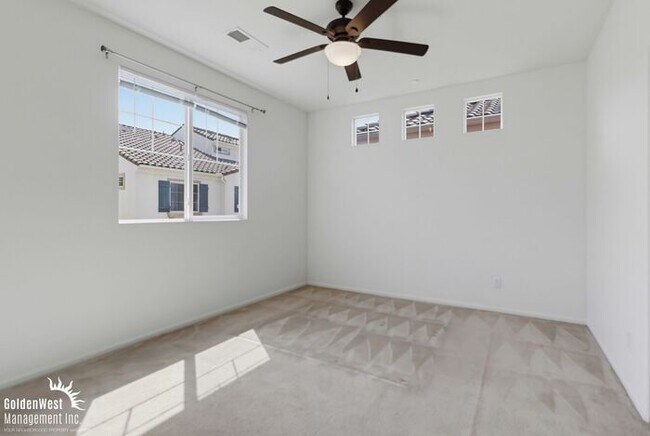 Building Photo - Modern 2Bdm 2Ba Condo in Desirable Chula Vista Community!