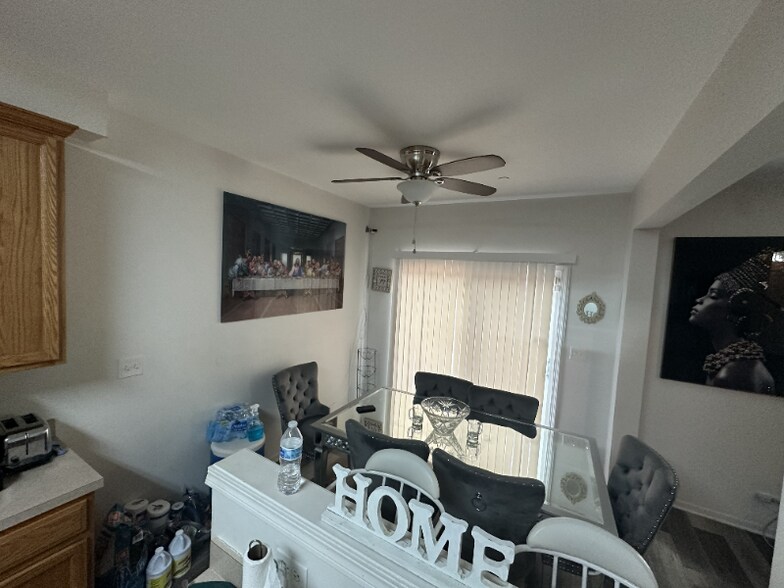 Building Photo - 1527 Yellowstone Dr