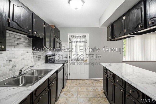 Building Photo - 515 Stephanie Ln