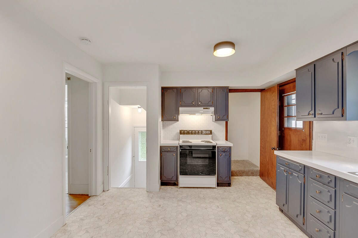 Building Photo - 1633 McDonald St NW