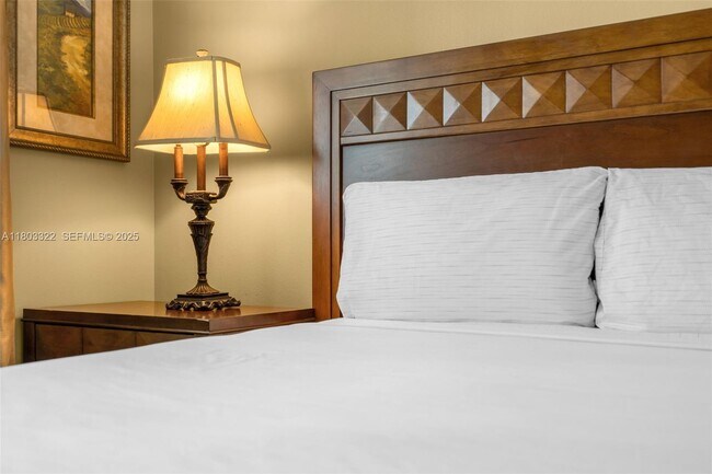 Building Photo - 18100 N Bay Rd