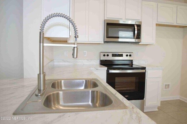 Building Photo - 9543 Star Dr