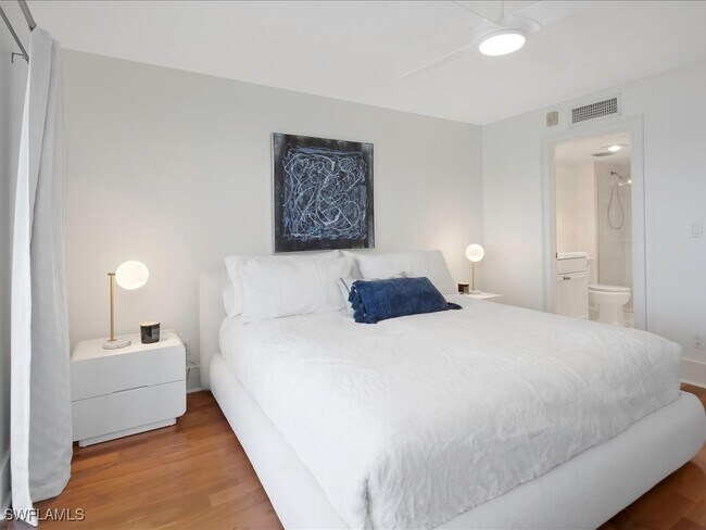 Building Photo - 2750 Gulf Shore Blvd N