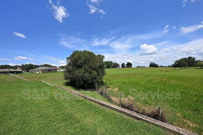 Building Photo - 2618 High Ridge Dr