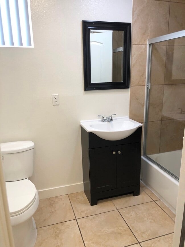 Building Photo - 347-349 E 107th St