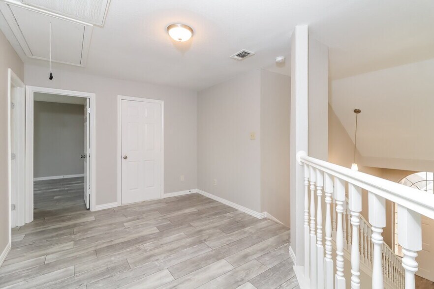 Building Photo - 10328 Gray Oak Ln