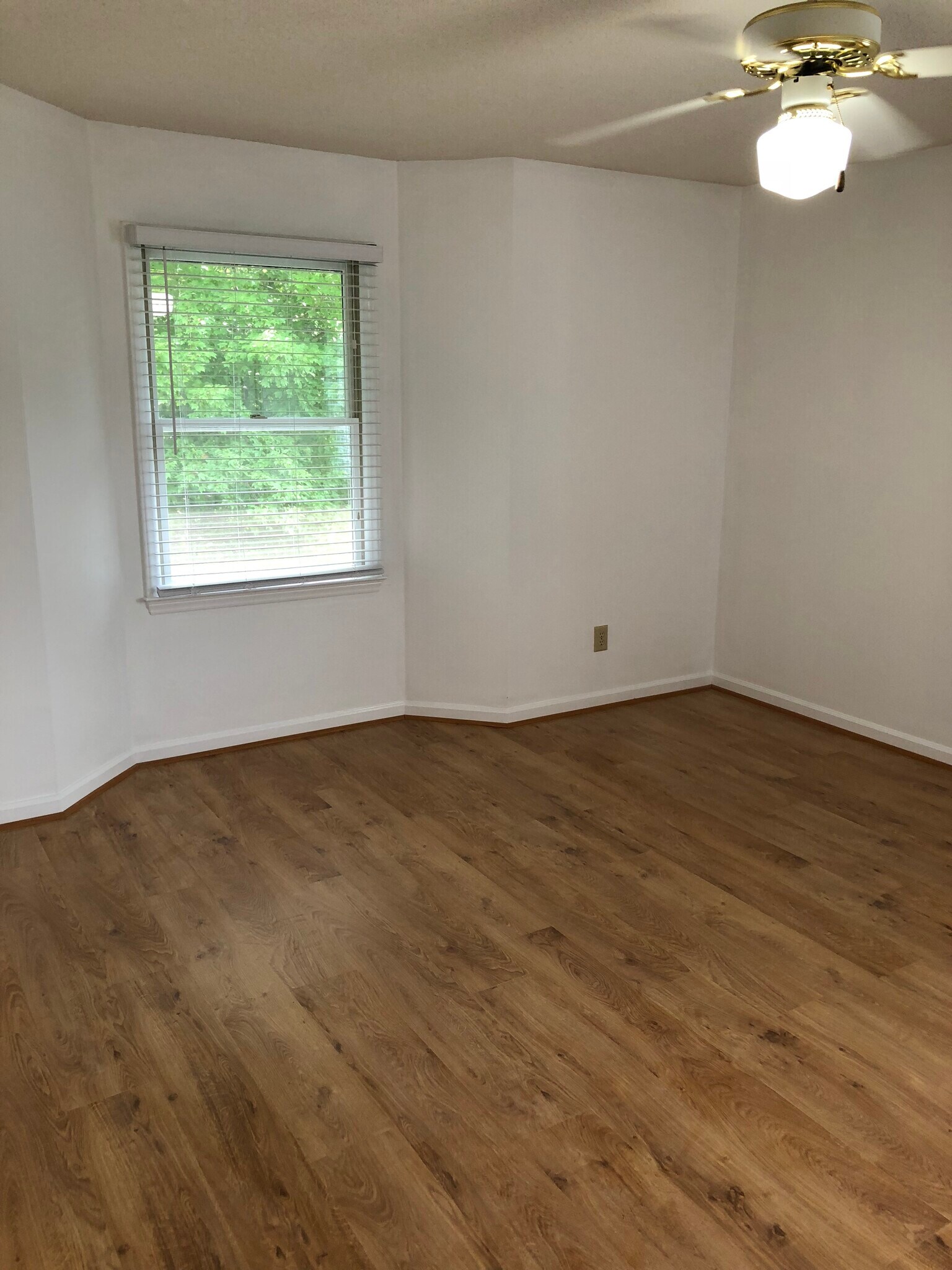 Building Photo - 3701 Cotswold Ter