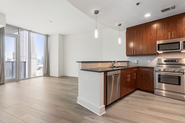 Building Photo - 1080 Peachtree St NE