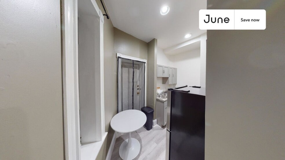 Building Photo - 4 Symphony Rd