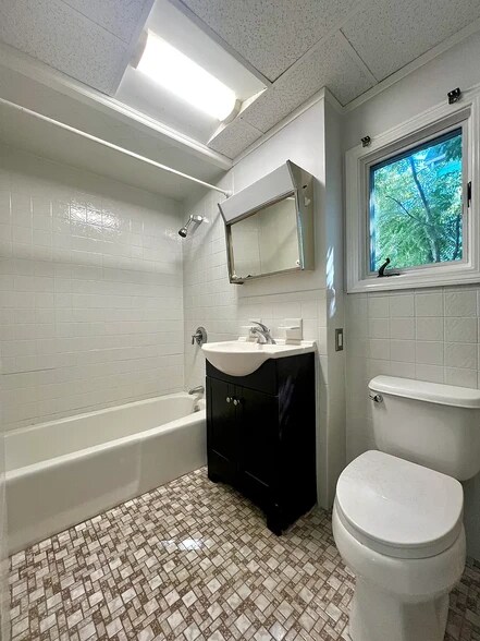 Building Photo - 45 Crescent Ave