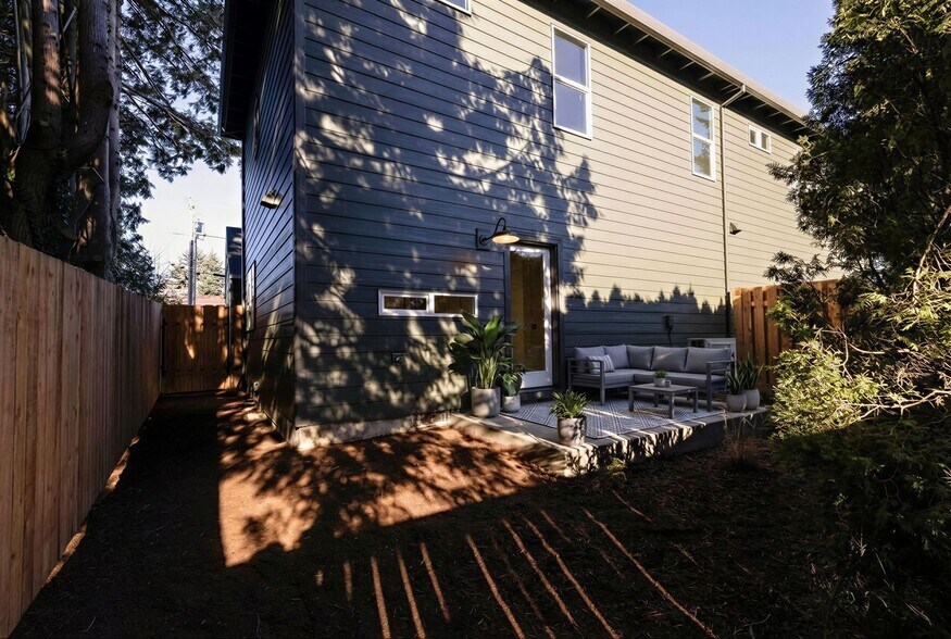 Building Photo - 618 SE 5th St