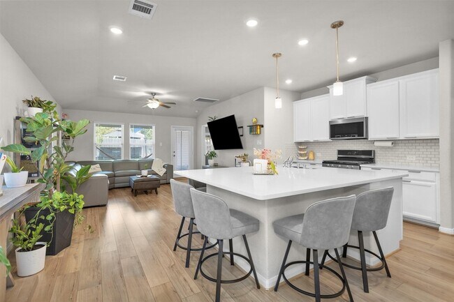 Building Photo - 18544 Meadow Point Ln