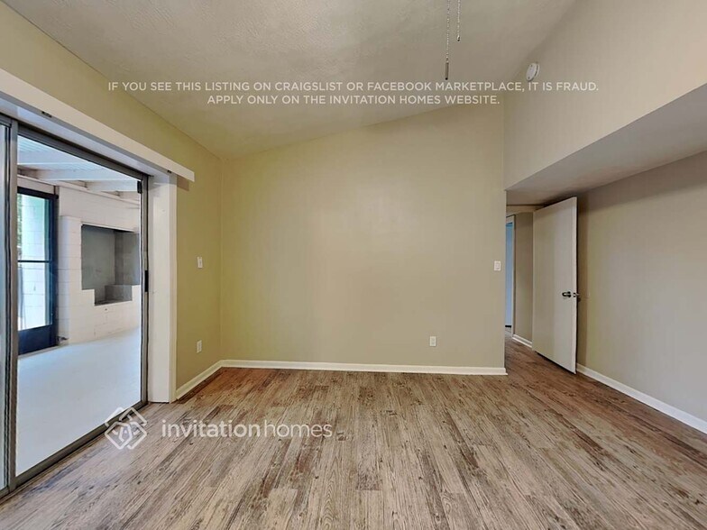 Building Photo - 2464 Carolton Rd