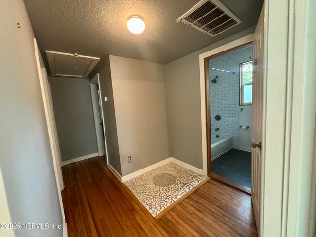 Building Photo - 1327 Azalea Dr