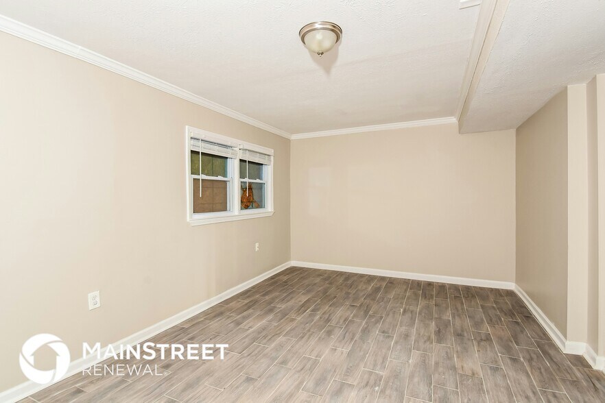 Building Photo - 598 Oakside Dr SW