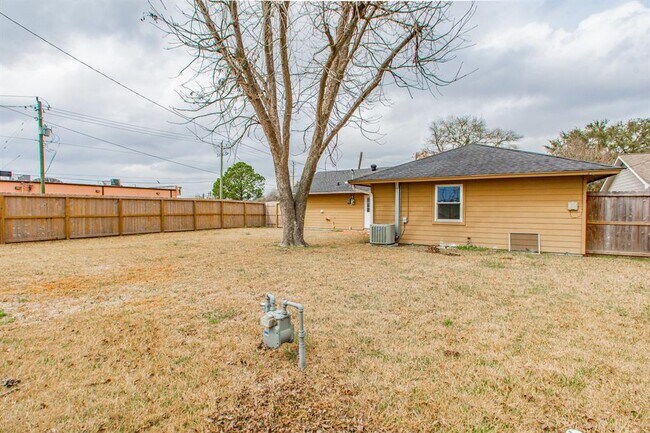 Building Photo - 3410 Truxton Dr