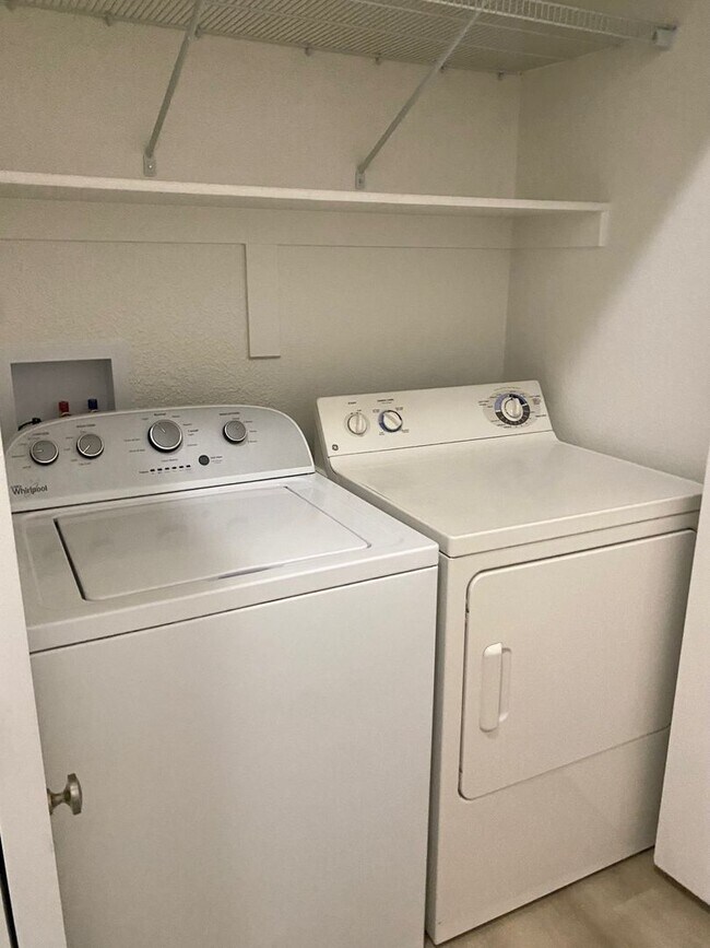 Building Photo - **MOVE-IN SPECIAL 50% OFF MOVE-IN MONTH!!!!** Ready Now!! 3BR 2.5BA located in Chandler - Cross S...