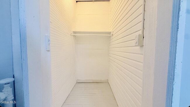 Building Photo - 554 Washington Ave