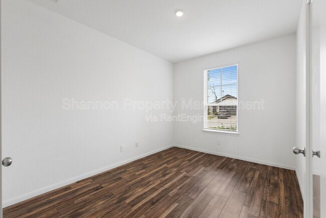 Building Photo - 5730 Finely Run St