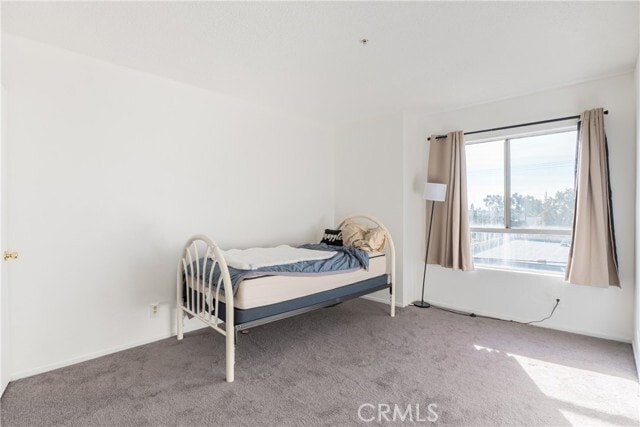 Building Photo - 450 E 4th St