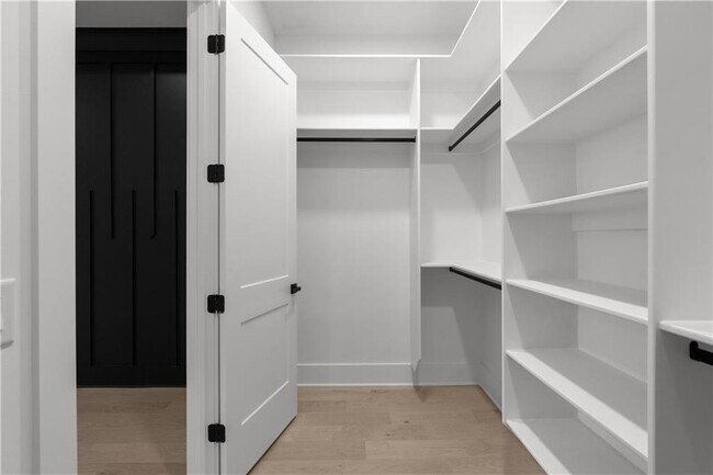 Building Photo - 409 Thunder Rd