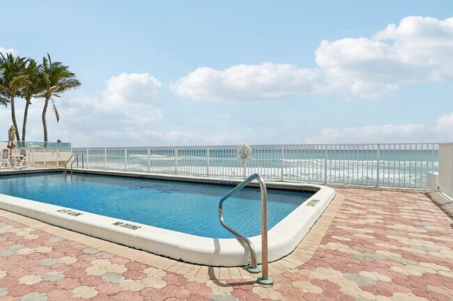 Building Photo - 3580 S Ocean Blvd