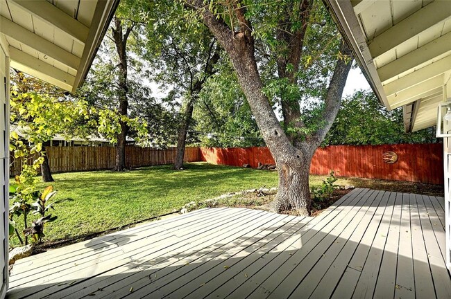 Building Photo - 1009 Alden Dr