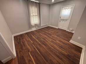 Building Photo - 801 E Hector St