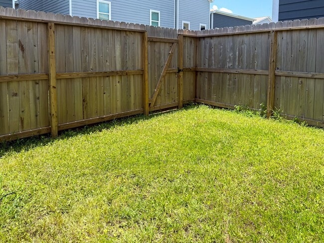 Building Photo - 4939 Ambient Dr