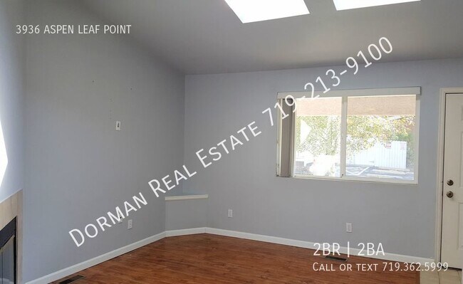 Building Photo - Townhome with Fireplace & Garage