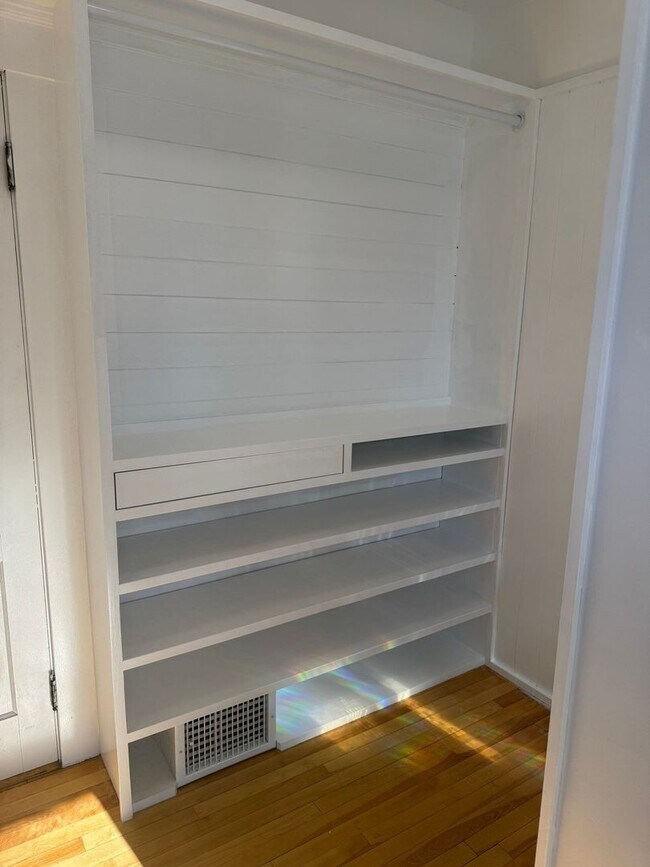 Building Photo - 2-4 Harding St