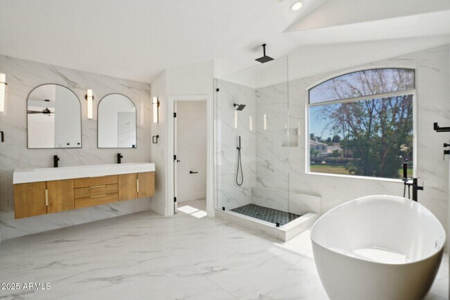 Building Photo - 5953 W Aurora Dr