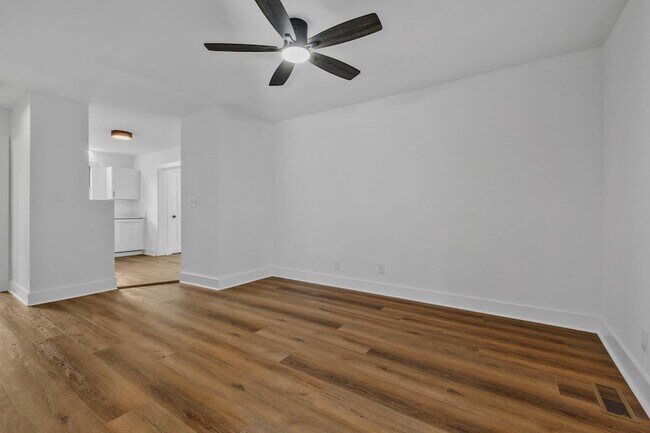 Building Photo - 223 Cumberland Dr