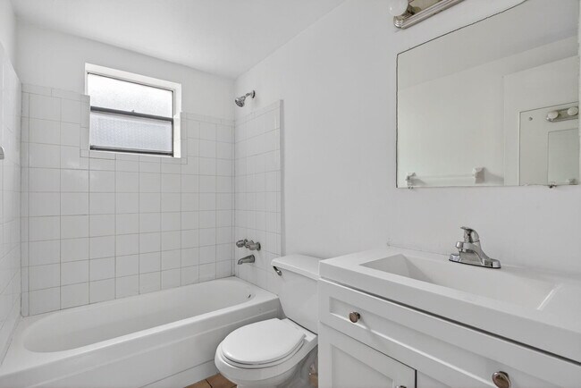 Building Photo - 4071 N Dixie Hwy