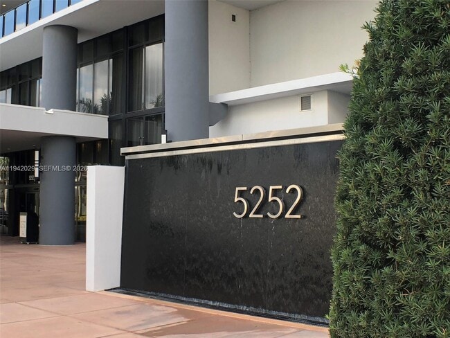 Building Photo - 5252 NW 85th Ave