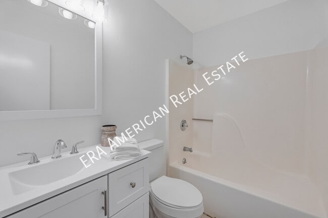 Building Photo - 508 Landview Dr