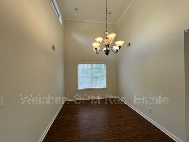 Building Photo - 110 S Walnut Bend Rd