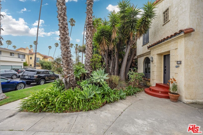 Building Photo - 844 19th St