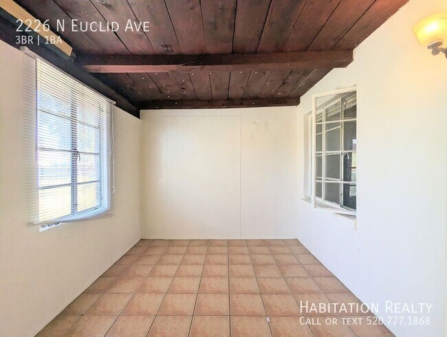 Building Photo - 2226 N Euclid Ave