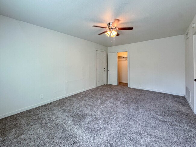 Building Photo - 609 Amarillo St