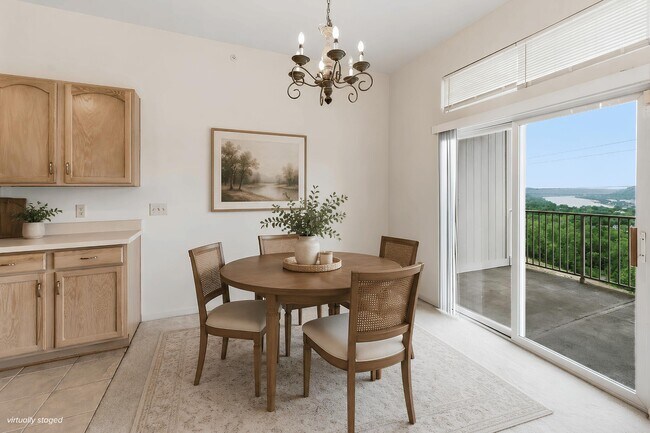 Building Photo - 323 Skyview Ct