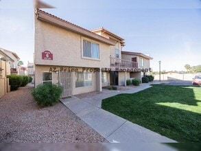 Building Photo - 4828 W Orangewood Ave